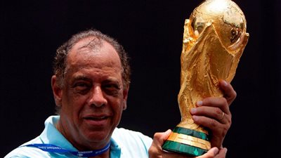 وفاة قائد البرازيل في مونديال 1970