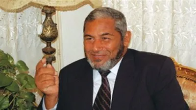 جامعة الأزهر: يوسف إدريس ليس أستاذا بالجامعة.. وعزل من وظيفته بسبب السرقة العلمية