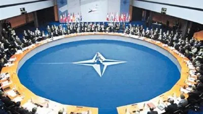 حلف الأطلسي يسعى لحشد قوات لردع روسيا