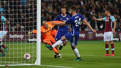 بالفيديو.. وست هام يطيح بتشيلسي من كأس رابطة المحترفين.. وساوثهامتون يهزم  سندرلاند