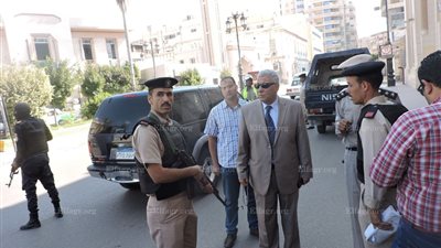 مديرأمن البحيرة يتفقد الأقوال الأمنية ونقطة شرطة 