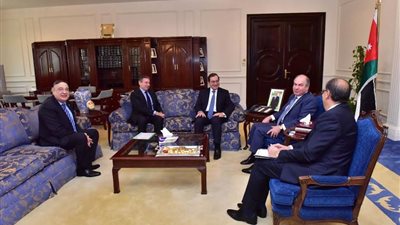 وزير البترول يبحث مع رئيس وزراء الأردن استيراد الغاز المسال وتعظيم استخداماته 