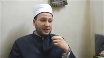 عالم أزهري: 
