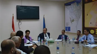 محافظ البحيرة يتابع الاستعدادات النهائية لاستقبال الشتاء والسيول المتوقعة