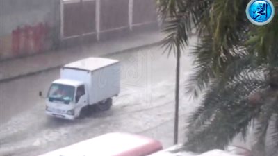 انقطاع الكهرباء والمياه بسبب هطول الإمطار على محافظة أسيوط (فيديو وصور)