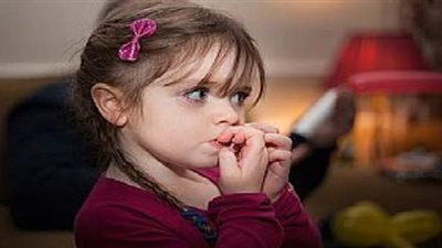 قضم الأظافر.. يسبب مخاطر صحية تعرف عليها