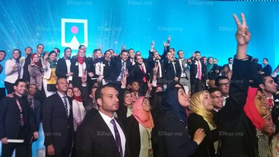  الشباب يحتفلون بختام المؤتمر الوطني الأول بـ