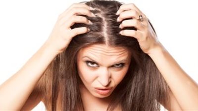 تخلصى من قشرة الشعر بالأسبرين والملح والصبار