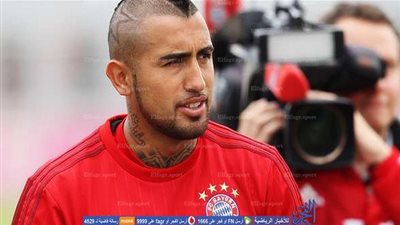 فيدال يهاجم فرانس فوتبول بسبب الكرة الذهبية