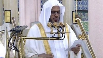 خطيب المسجد النبوى : الإهتمام بالتافهيين يصنع منهم رموزاً 