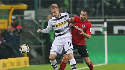 مونشنجلادباخ يتعادل مع وآينتراخت فرانكفورت بالدوري الألماني