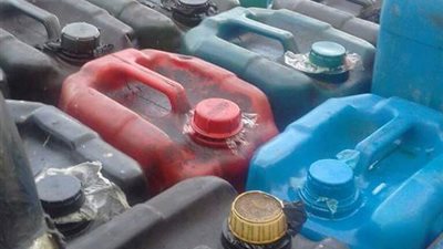 ضبط دجاج فاسد وسولار يمهد صاحبه لبيعه في السوق السوداء بالشرقية