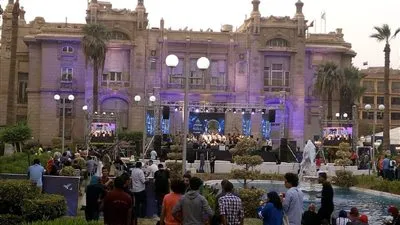 الفرقة الموسيقية العالمية للسلام تحيي حفلاً بجامعة عين شمس 