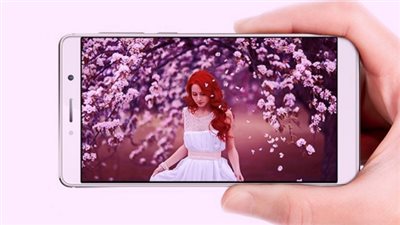 ZTE تكشف عن هاتفها الجديد 