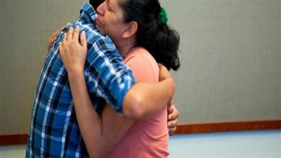 أم تلتقي ابنها بعد 20 عاما من الفراق في أستراليا