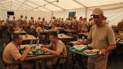 إصابة روس فى قصف للمعارضة بقاعدة غرب حلب 