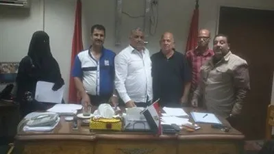 ضواحي بورسعيد يبحث مع شركات الجمع المنزلي للقمامة سيل تفعيل دورها 