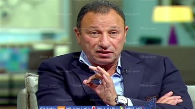 كاريكورة.. الساحرة المستديرة زعلانة لاعتزال الخطيب