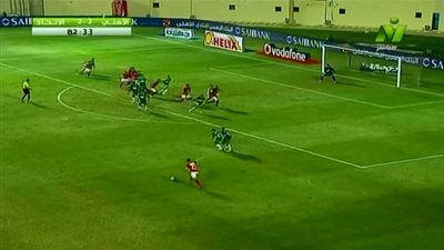 بالفيديو.. حارس الاتحاد يتألق ويتصدى لفرصة خطيرة للأهلي