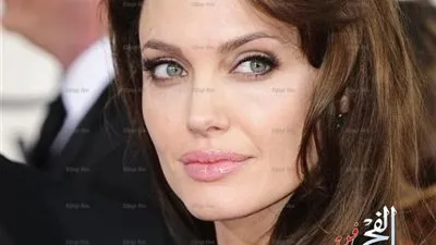 إنجلينا جولي: عاشرت رفيقي جنسيا بمباركة أمي.. ووقعت في حب أخي 
