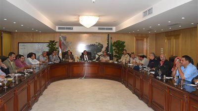 غرف عمليات لمواجهة ظروف الطقس السيئ والتعامل مع السيول بالفيوم 