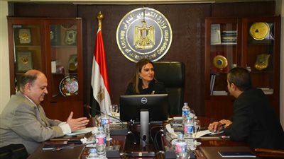 سحر نصر تبحث مع البنك الدولى توفير 200 مليون دولار لدعم المشروعات ذات الكثافة العمالية
