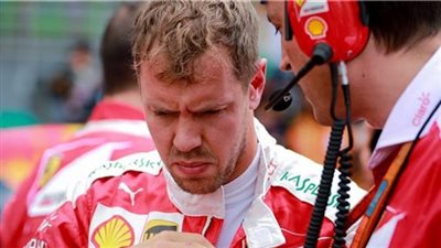 فيتل يفقد أعصابه في سباق المكسيك