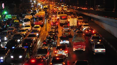 شلل مرورى أعلى الطريق الدائرى بسبب تصادم سيارتين