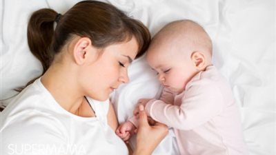 أكاديمية طبية توصي بنوم الرضع في غرفة الوالدين