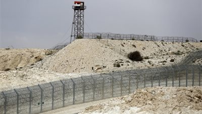 عاجل.. استشهاد مجند وإصابة ضابط إثر تفجير على الحدود المصرية الإسرائيلية