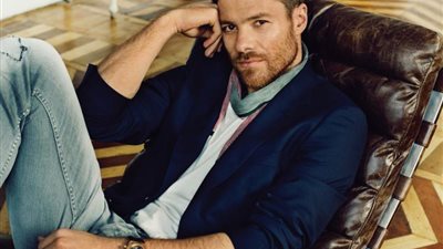 5 قواعد أساسية لارتداء سترة رسمية مع بنطلون الجينز  