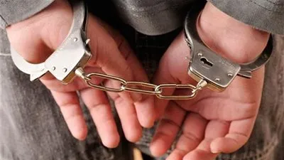 شاب يعتدي على إمام مسجد في مكة ويكسر أنفه لعدم خشوعه في الصلاة