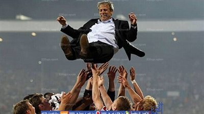 من هو المدرب السويسري الذي رشحه 