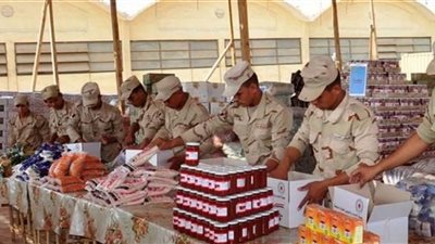 ارتياح بعد توفير القوات المسلحة سلع بنصف الثمن.. ومواطنون: كلنا ثقة فى الرئيس 