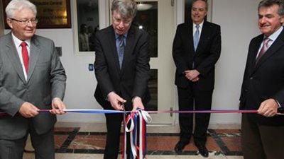 السفارة الأمريكية بالقاهرة تعلن إعادة فتح القنصلية بالإسكندرية 