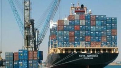 وصول 55 ألف طن سكر إلى ميناء السخنة.. الأحد المقبل