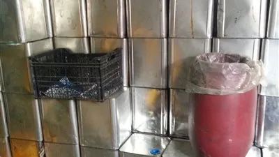 ضبط 9 طن زيوت مغشوشة داخل مصنع بحلوان 