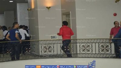 حسام غالي يهرب من المعجبات في المنصورة