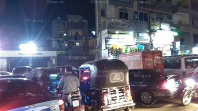 أزمة مرورية في شوارع المحلة بعد تكدس السيارات أمام محطات الوقود (صور)