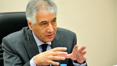 خبير: ندرة الدولار وغياب السياحة وانخفاض الصادرات أهم مشاكل الاقتصاد في مصر