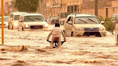 حالة ممطرة عابرة على مناطق عدة وليالٍ خريفية باردة 