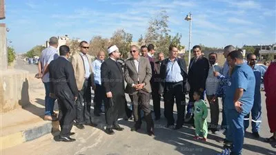 محافظ البحر الأحمر ووزير الأوقاف يتفقدان مدينة رأس غارب (صور)