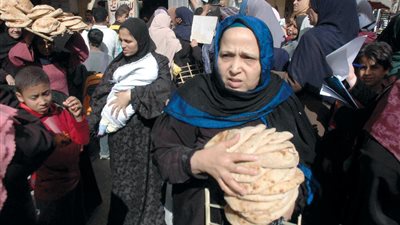 بعد صدمة الشعب.. الحكومة تساند الفقراء ضد 