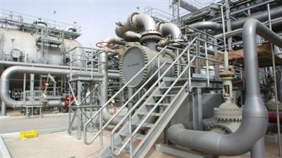 السعوديون يهددون برفع إنتاج النفط مجددا مع عودة السجال مع إيران