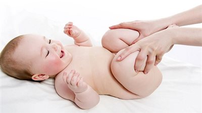 6 وصفات الطبيعية لعلاج الإمساك لدي الطفل الرضيع!