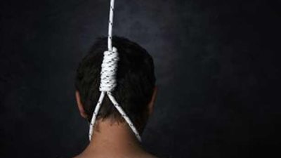 سائق توك توك بقنا.. تخلص من بؤسه بتنفيذ حكم الاعدام على نفسه