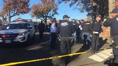 إصابة شرطيين في تبادل لإطلاق النار في نيويورك ومقتل المهاجم