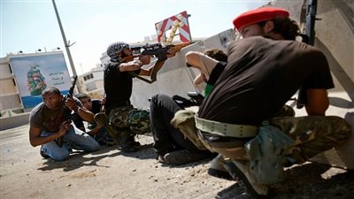 أهم أخبار ليبيا اليوم.. تحرير ثلاث رهائن غربيين في الجنوب