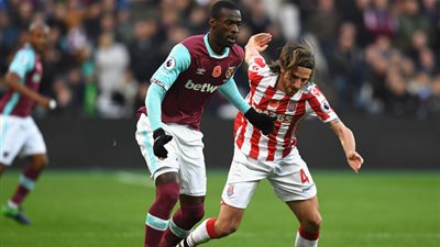 صور مباراة ستوك سيتي ووست هام بمشاركة رمضان صبحي