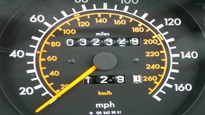 6 طرق تكشف التلاعب بعداد المسافات في السيارات المستعملة